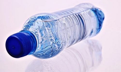 Les principales idées reçues sur l’eau en bouteille