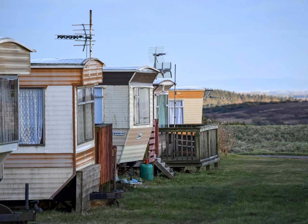 Camping hors saison en Europe : vérifier l&rsquo;ouverture avant de réserver